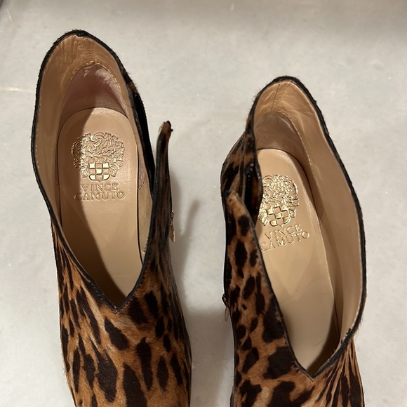 Vince Camuto Animal Print boot - Picture 3 of 5